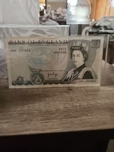 Vintage 5 POUNDS BANKNOTE FROM BANK OF ENGLAND Queen Elizabeth II - $17.62