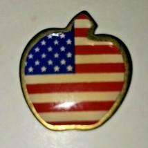 Vintage 1970&#39;s Rare Gold Tone Apple w/ American Flag Simba Cal Inc. - £15.97 GBP