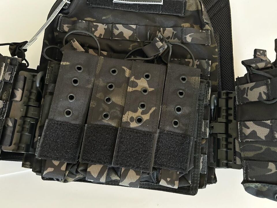 Primary image for Carrier Tactical Vest Quick Release & Laser Cut  with 2 ceramic Armor plates 3+