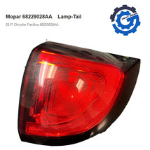 New OEM Mopar Tail Light Right Outer Gray 2017-2023 Chrysler Pacifica 68229028AA - £119.57 GBP