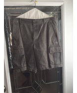 Vintage GAP Mens Khaki Standard Cargo Shorts, Green Size 36 - $332.65 MXN