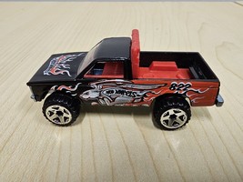 Vintage Hot Wheels Bugs Bunny Looney Toons 1982 Chevy S10 Rabbit Truck 822 - £10.21 GBP