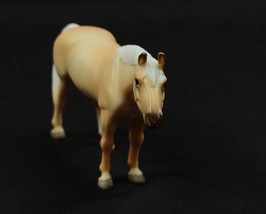 Breyer QUARTER HORSE Stablemate Mystery Surprise Series 5  Blind Bag - $6.99