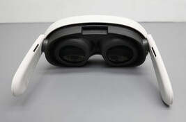 Meta Quest 3 128GB VR Headset ISSUE image 5