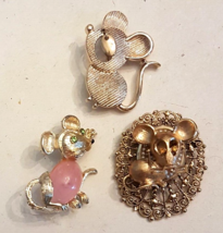 Scatter Pin LOT of 3 Mouse Brooch VTG Sarah Coventry Avon Pink Jelly Belly - £15.74 GBP