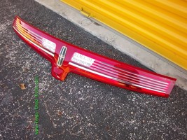 Lincoln MKT LED Rear Hatch Lift Gate Reflector Tail Light Lamp Center Panel