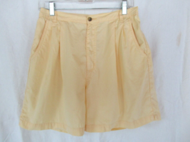 REI shorts women&#39;s yellow Size 12 pleated walking inseam 5-1/2&quot; - $14.65