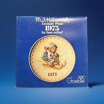 Vintage 1975 Goebel Hummel 5th Annual Plate Child Sledding #268 - $348.74 MXN