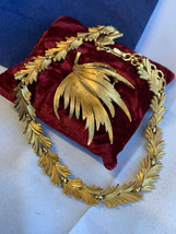Vtg Trifari Golden Leaf Fashion Jewelry Set 15.5&quot; Necklace &amp; Leaf Pin Br... - £55.28 GBP