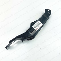 GENUINE TOYOTA 07-14 FJ CRUISER FRONT RIGHT FENDER BRACKET 53813-35090 - $31.51