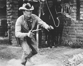 Steve Mcqueen In The Magnificent Seven Running With Gun 16x20 Canvas Giclee - £55.94 GBP