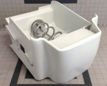 GE Refrigerator Ice Bucket Assembly WR17X12079 - £62.58 GBP