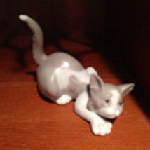 Lladro cat figurine 5&quot;  - £101.68 GBP