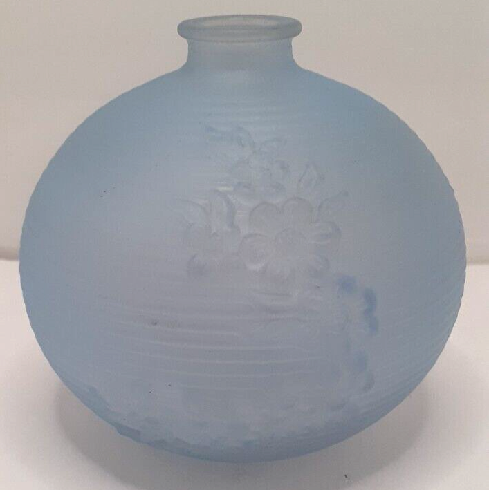 Avon Blue Violet Frosted Bud Vase  Round Ribbed Vase with Embossed Flower Design - $16.86