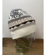 Reversible Mukluks Winter White Hat Womens One Size Snowflake Beanie Exc... - $24.25 CAD