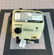 Honeywell Water Heater Gas Valve WV8840B1158 - $54.40