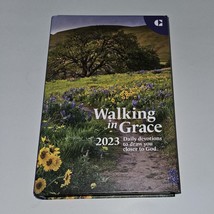 Guideposts Walking in Grace 2023 Daily Devotions Closer To God Hardcover Book - £7.74 GBP