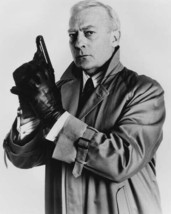 Edward Woodward tough stance as Robert McCall with gun The Equalizer 8x10 photo - £7.66 GBP