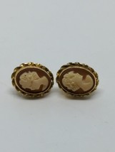 Vintage ZZ 14k Gold Pink Cameo Stud Earrings - £109.34 GBP