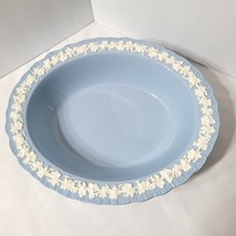 Cream on Lavender Blue Wedgwood Shell Edge Queensware OVAL SERVING BOWL Embossed - £49.80 GBP
