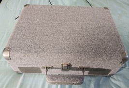 Victrola portable record player-VBC-45058 EXC. CONDITION WORKS PERFECTLY! - $48.15 CAD