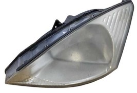 Driver Headlight Excluding SVT Without 4 HID Bulbs Fits 00-02 FOCUS 290040 - £49.62 GBP