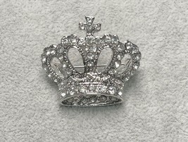Crown Brooch Pin Vintage Style Sparkling Rhinestones on Silver Tone - $213.82 MXN