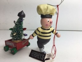 HERSHEY&#39;S ELF Ornament With Wagon And Tree KURT ADLER 1998 - £17.18 GBP