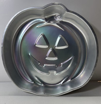 Vintage Wilton Pumpkin Face Cake Pan Mold Jack O Lantern Halloween 1981 Aluminum - £10.34 GBP