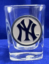 Rare 201 1 MLB New York Yankees Standard 2 oz Square Shot Glass.*Pre-Owned* - £8.08 GBP