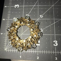 VTG Gold Tone Circle Brooch Leaves Flowers Textured Rhinestone 2” Diameter - $9.74