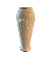 Lenox 6 Inch Small Bud Vase 24K Gold Trim Cream Color Elegant - £10.95 GBP