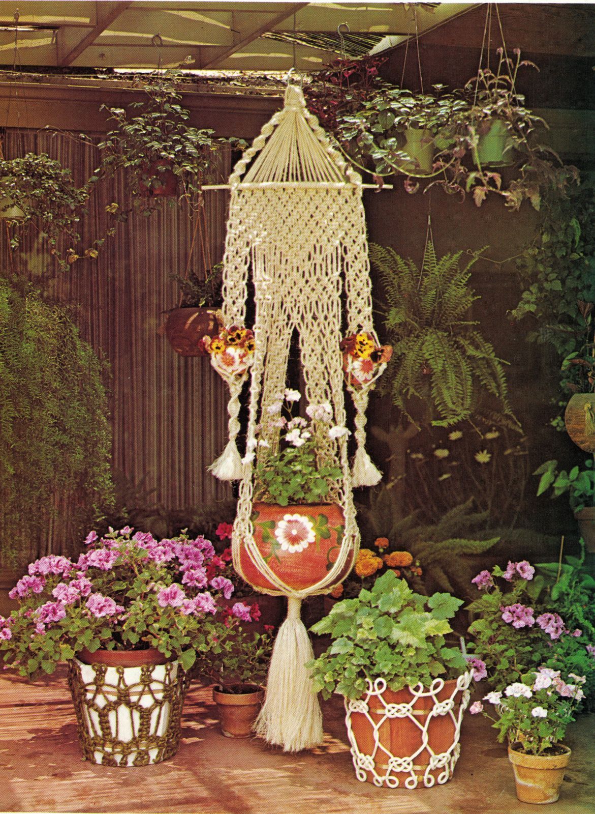 Primary image for Vtg 1975 Macrame Magic Planter Covers Stereo Lamp Pot Hangers Pattern Book