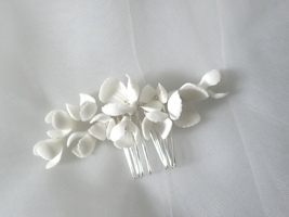 Minimalist Porcelain Flowers Bridal Headpiece  - £18.19 GBP