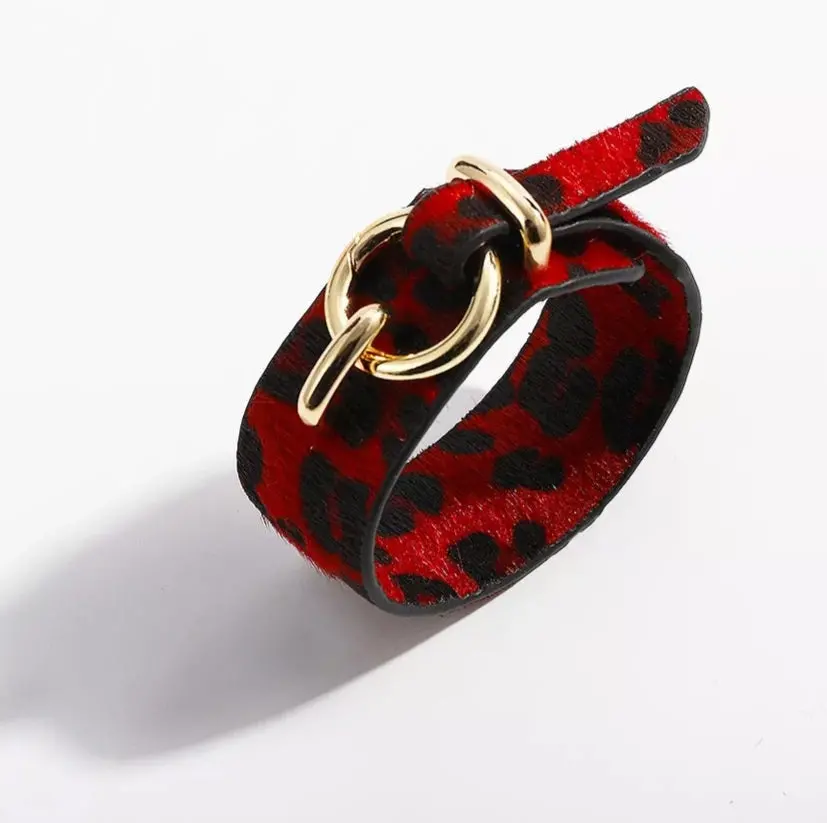 Stunning Double-Sided Leopard Cuff Bangles - Elegant and Stylish Jewelry... - $614.73 MXN