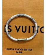 AUTHENTIC LOUIS VUITTON KEEP IT BRACELET IN Damier Azure  SIZE 7.25in - $2,784.44 MXN