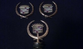 1986-1994 CADILLAC ELDORADO/DEVILLE/FLEETWOOD GOLD HOOD ORNAMENT &amp; EMBLE... - $2,480.66 MXN
