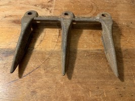 Vintage Sickle Bar 3 Teeth Rusty Metal Tractor Sickle Bar Attachment - £7.04 GBP