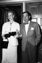 Humphrey Bogart Candid Off-Screen with Wife Lauren Bacall 1950&#39;s 24x18 P... - £19.71 GBP