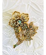 Gorgeous PAVE Crystal Flower Brooch! Excellent Vintage Condition! - $94.75