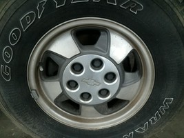 Wheel 16x7 Aluminum Brushed Opt PF4 Fits 00-03 SUBURBAN 1500 104909479Si... - €66,52 EUR
