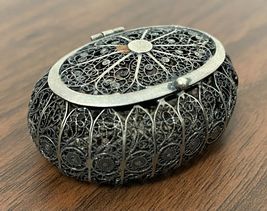 Antique MINIATURE Sterling Silver Filigree Wire Oval Open Work Pill/Trin... - $1,743.36 MXN