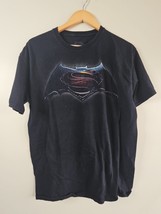 Batman v Superman: Dawn of Justice Combined Logo T-Shirt, Men&#39;s L, Black - $275.70 MXN