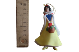 Vtg Grolier Disney Snow White Holding Basket Ornament Porcelain Treasures 4&quot; - £7.98 GBP
