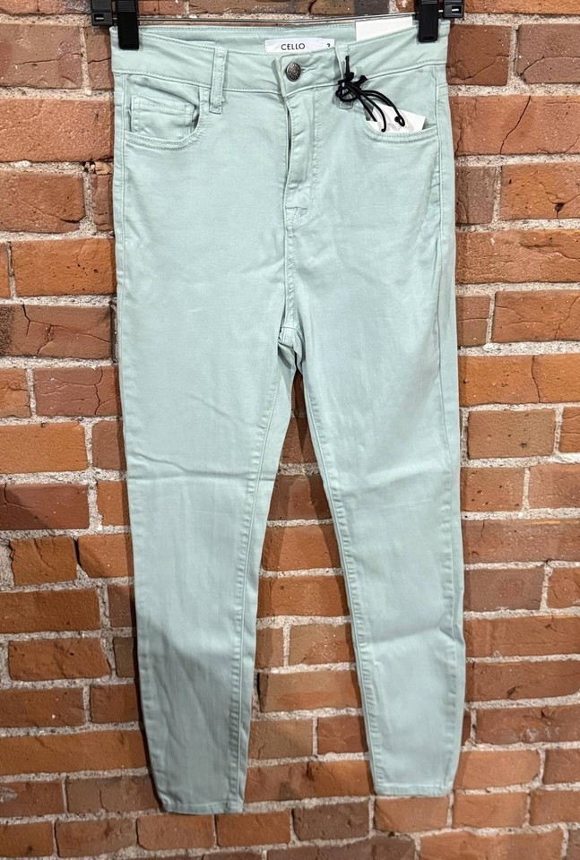 Cello high rise crop skinny size 5 - $24.75