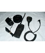 Motorola CP200D AAH01QDC9JA2AN UHF Radio With Charger and mic/charger/ba... - $3,109.12 MXN