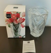 Mikasa Tulip Design 8&quot; Frosted Tulip Design Vase Made in Germany (NEW) - £15.87 GBP