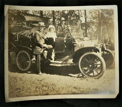 1920&#39;s VINTAGE ORIGINAL REAL PHOTOGRAPH ~ MODEL T FORD? CAR / AUTO &amp; FAM... - $9.89