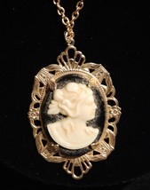 Avon Cameo Necklace Gold Tone Jewelry Vintage - £10.27 GBP