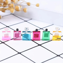 Dollhouse Perfume Cologne Bottles 1/12 Scale Random Color 6 Piece Collec... - $3.99